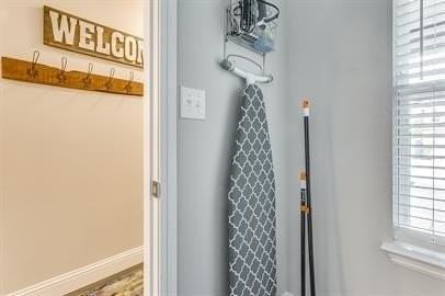 4008 Sheraton Rd - Photo 4 of 35