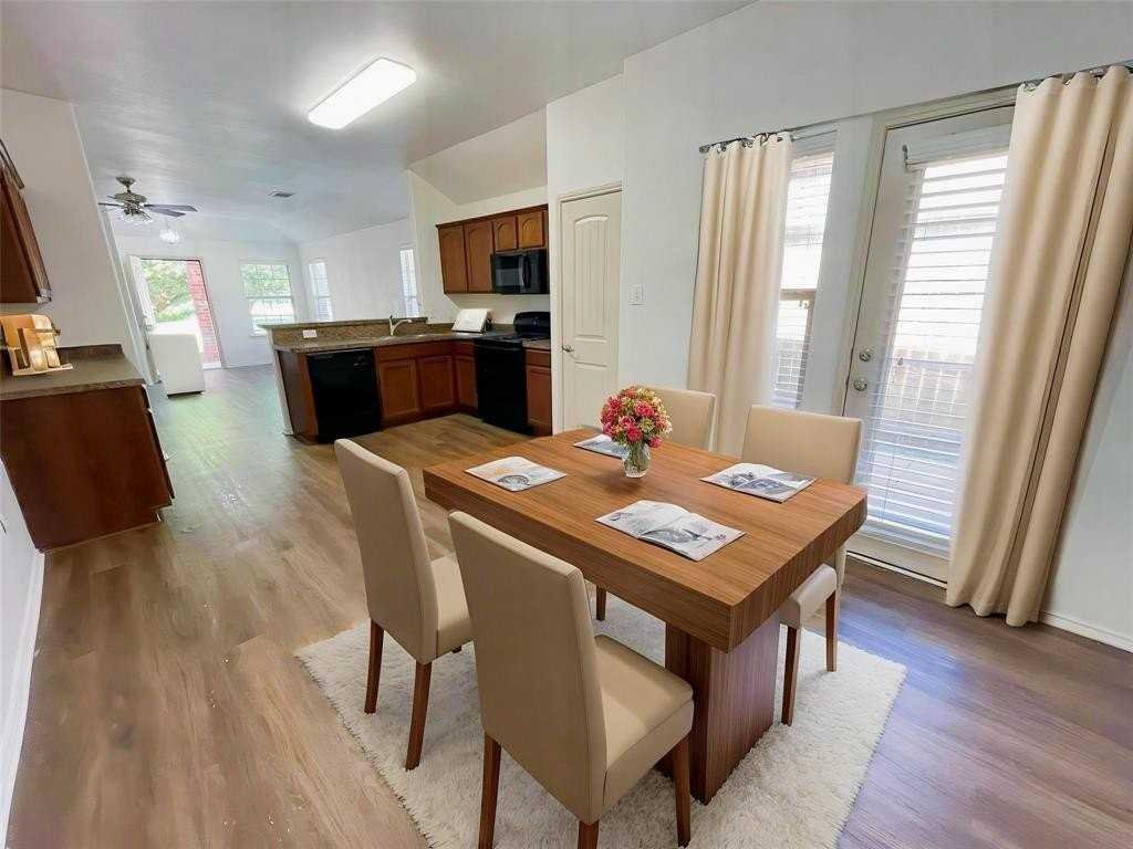 1408 Silver Maple Ln - Photo 7 of 20