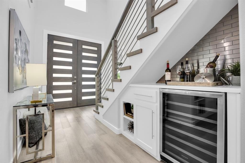 7986 Briaridge Rd - Photo 3 of 40