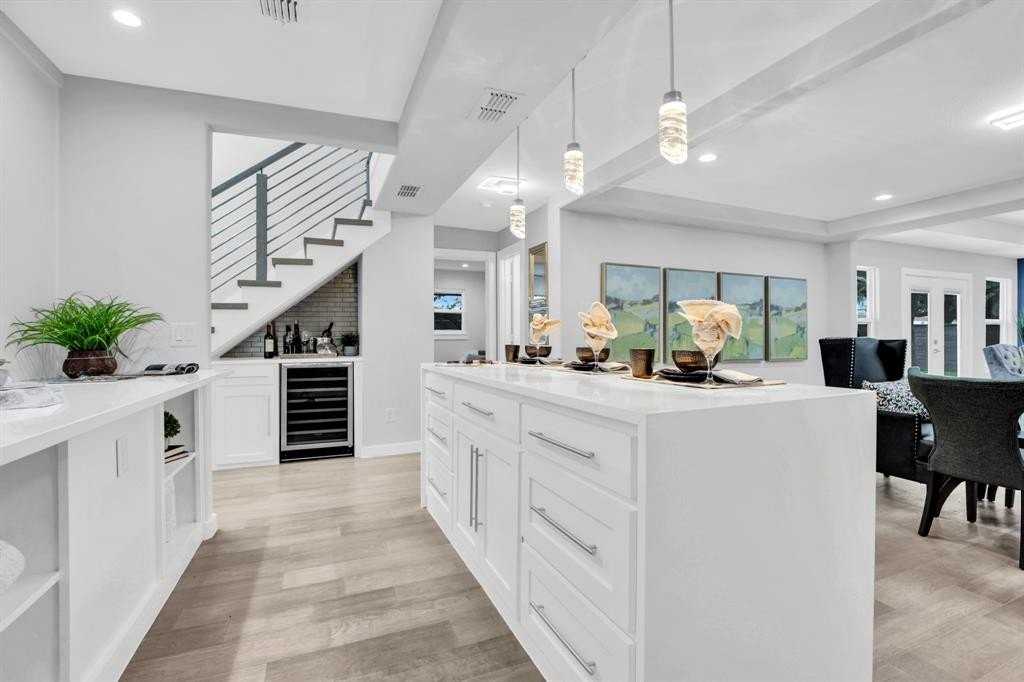 7986 Briaridge Rd - Photo 5 of 40