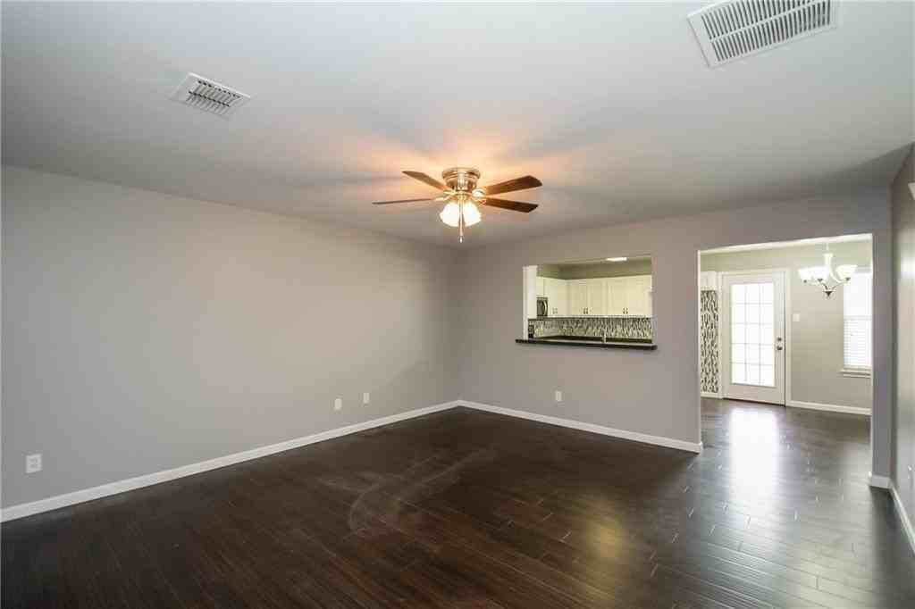 926 Walnut St - Photo 4 of 17