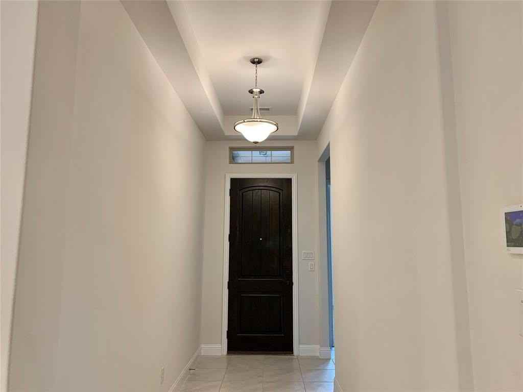 822 Susan Street - Photo 4 of 27