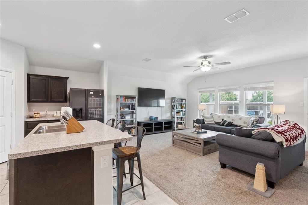 16417 Marinette Ct - Photo 4 of 22