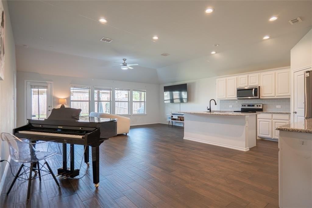 607 Ridge View Way - Photo 5 of 30