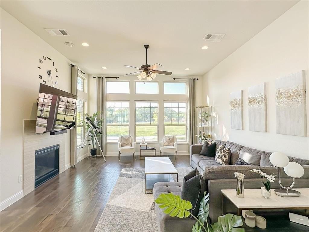 7605 Kickapoo Dr - Photo 2 of 18