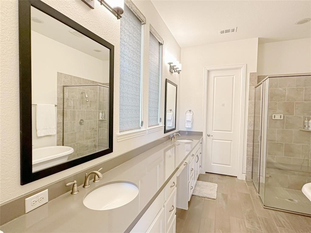 7605 Kickapoo Dr - Photo 5 of 18