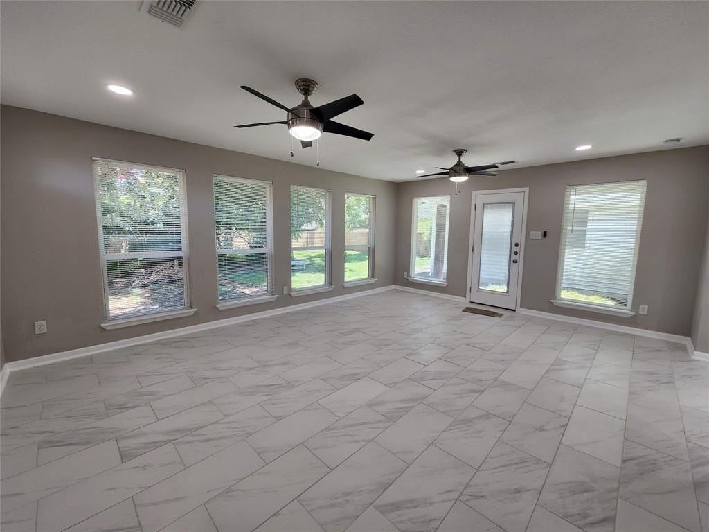 5104 Laurel Ln - Photo 5 of 32