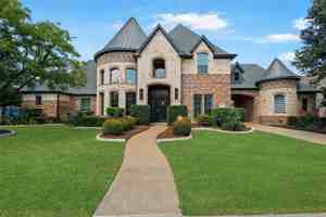 featured image of 2871 Creekwood Ln