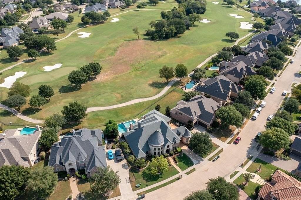 2871 Creekwood Ln - Photo 2 of 40