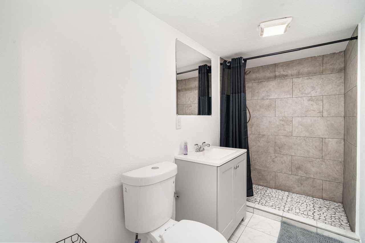 Duxbury Avenue Northeast - Photo 5 of 10