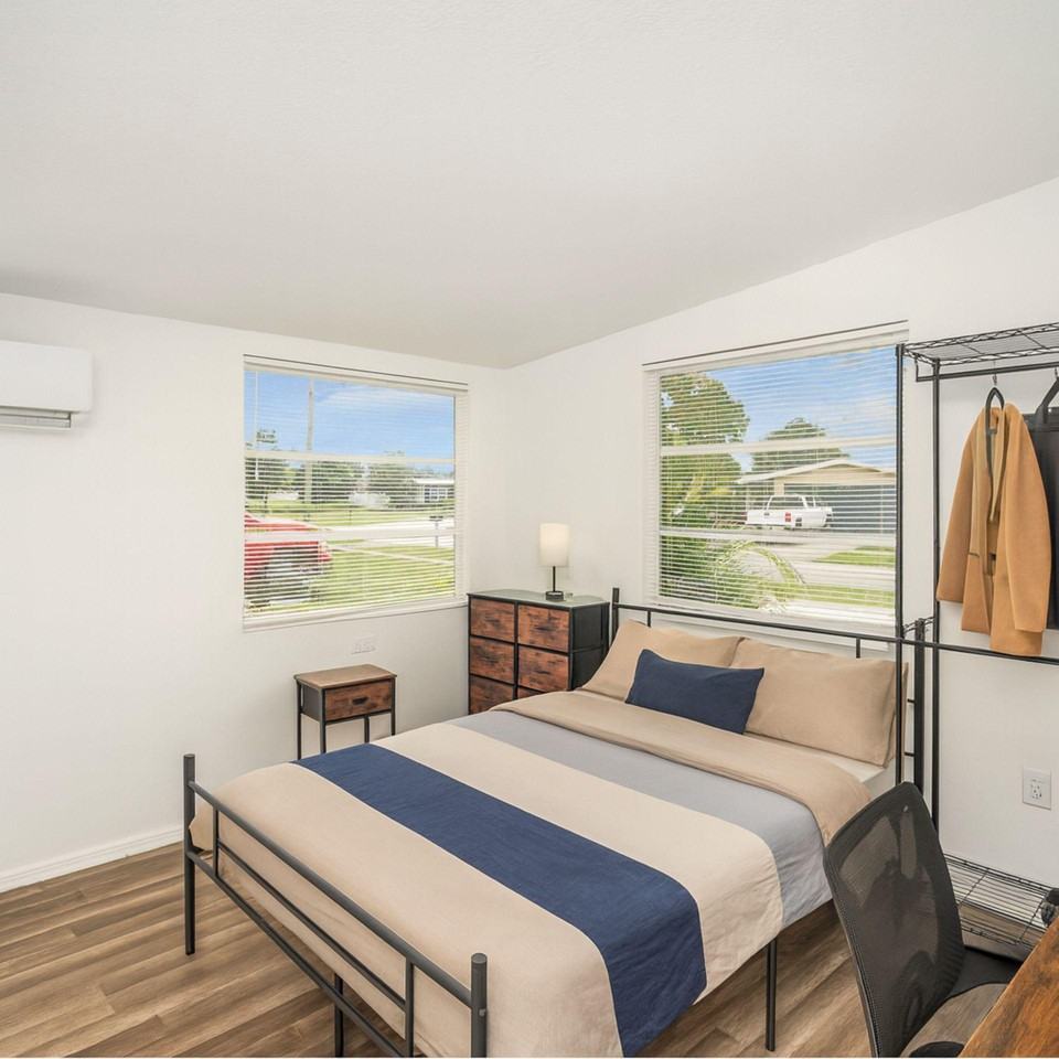 Duxbury Ave - Photo 7 of 17