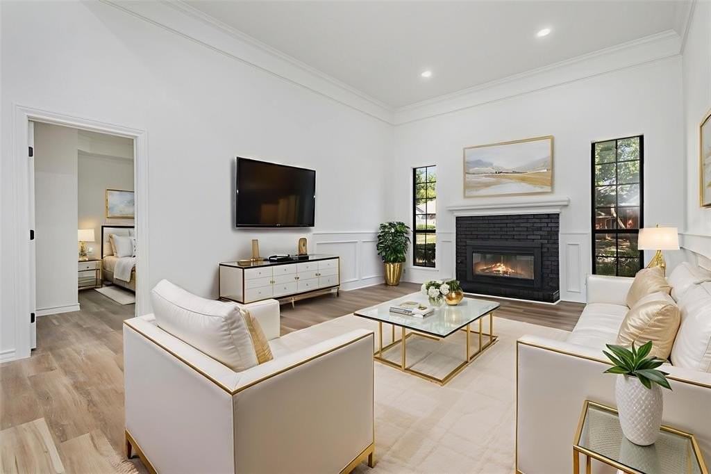 922 Sycamore Creek Road - Photo 5 of 38