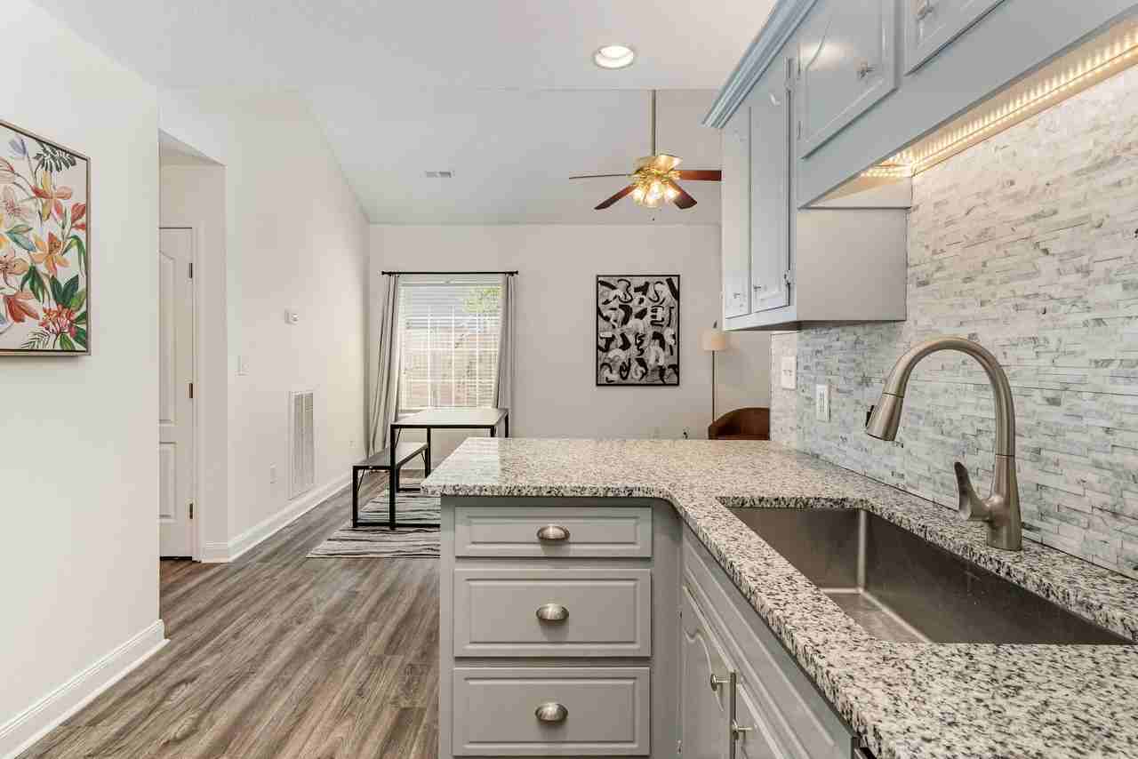 William Howard Ct - Photo 3 of 6