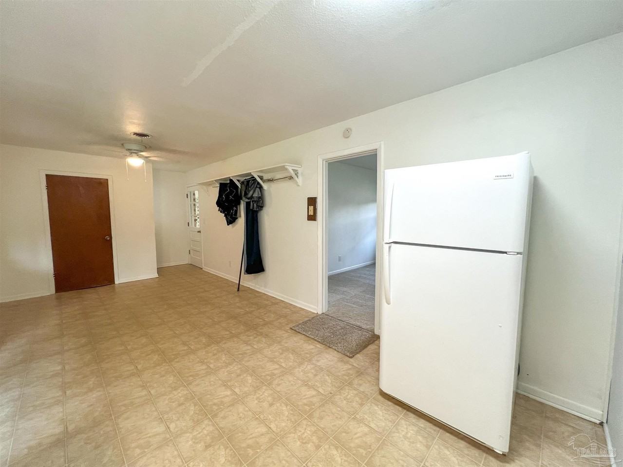 7121 Marie Ave - Photo 7 of 24