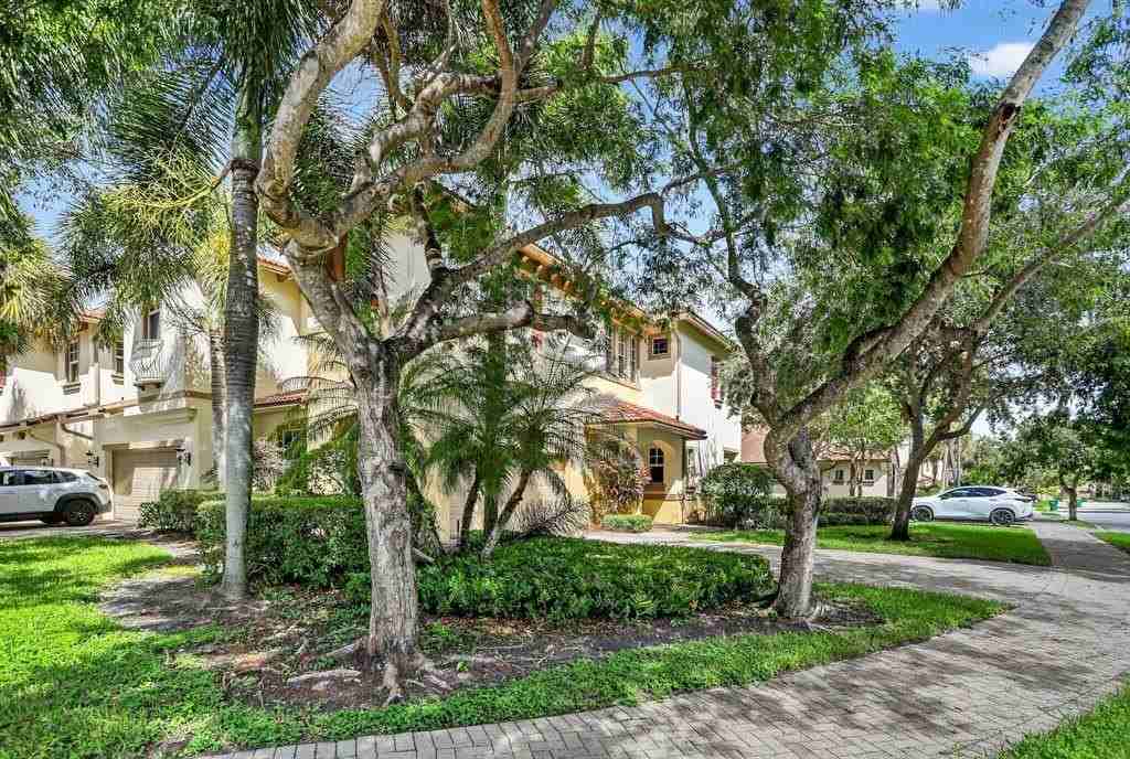 6012 Nw 116th Dr - Photo 6 of 39