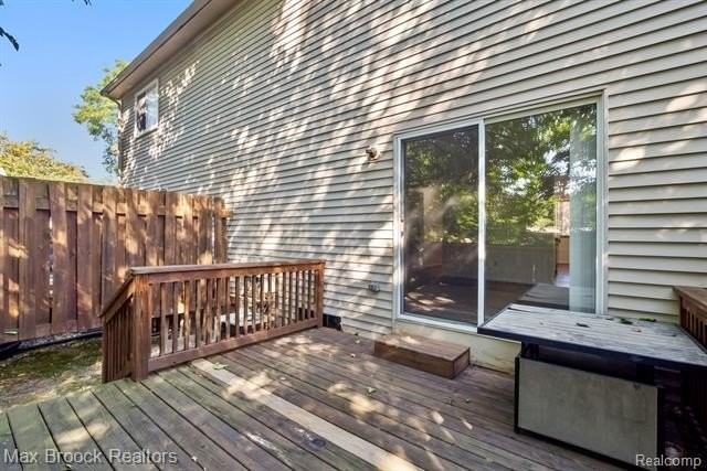 1823 Torquay Avenue - Photo 4 of 34