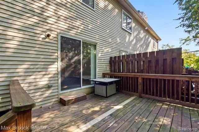 1823 Torquay Avenue - Photo 5 of 34