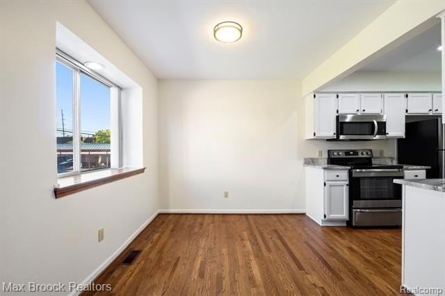 1823 Torquay Avenue - Photo 7 of 34