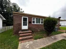 704 Old Buckroe Rd - Photo 1 of 1