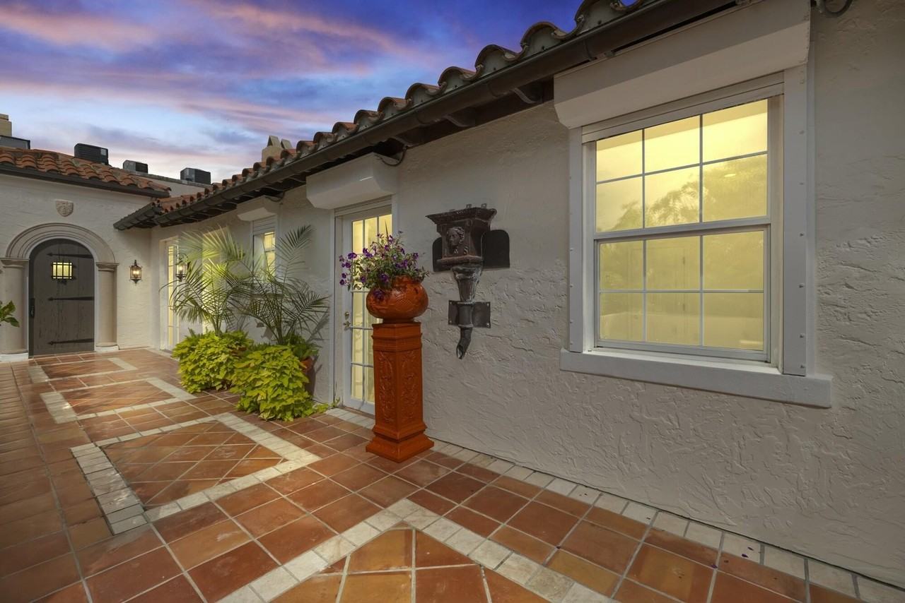 250 Worth 4 Avenue #4 - Photo 4 of 50