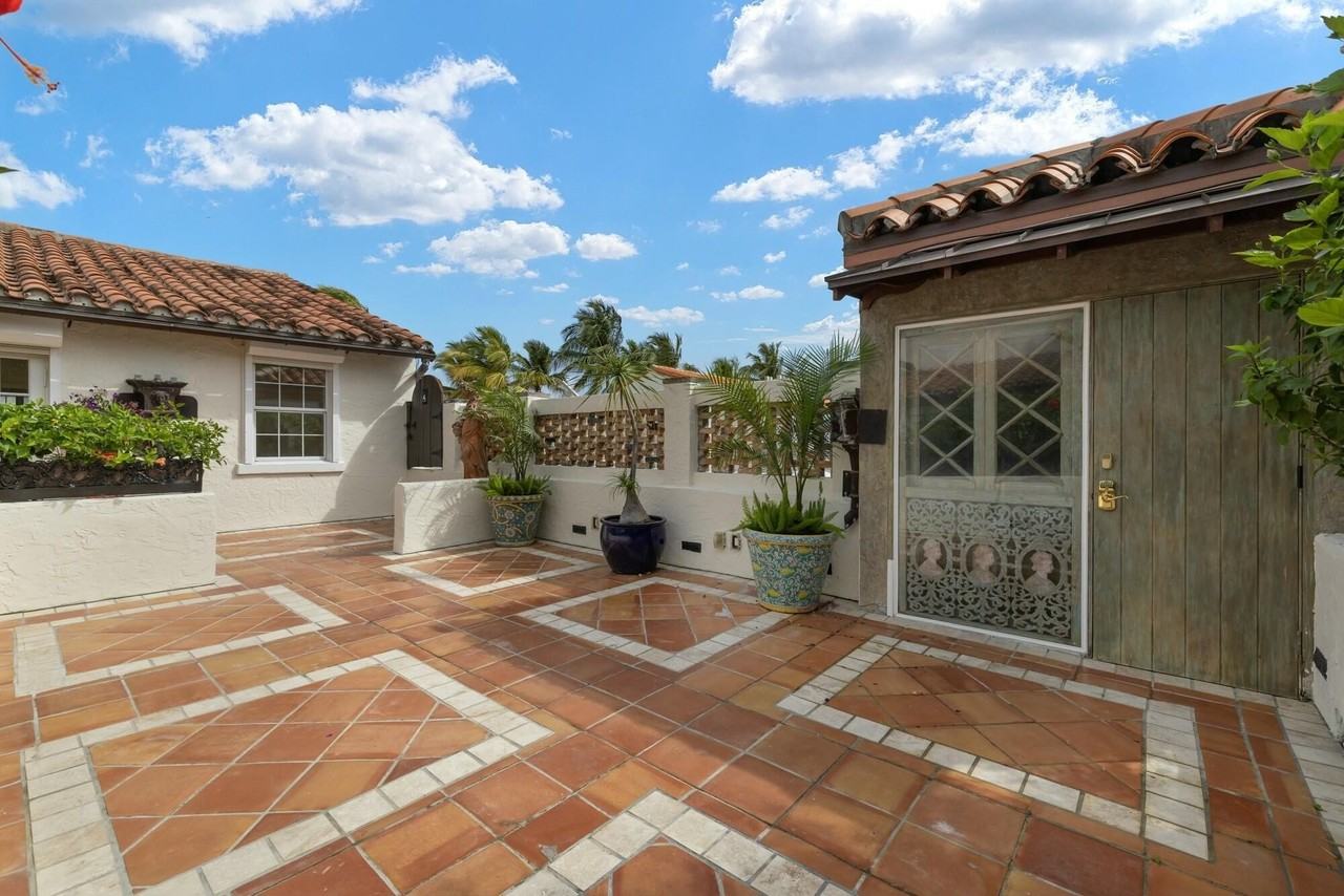 250 Worth 4 Avenue #4 - Photo 7 of 50