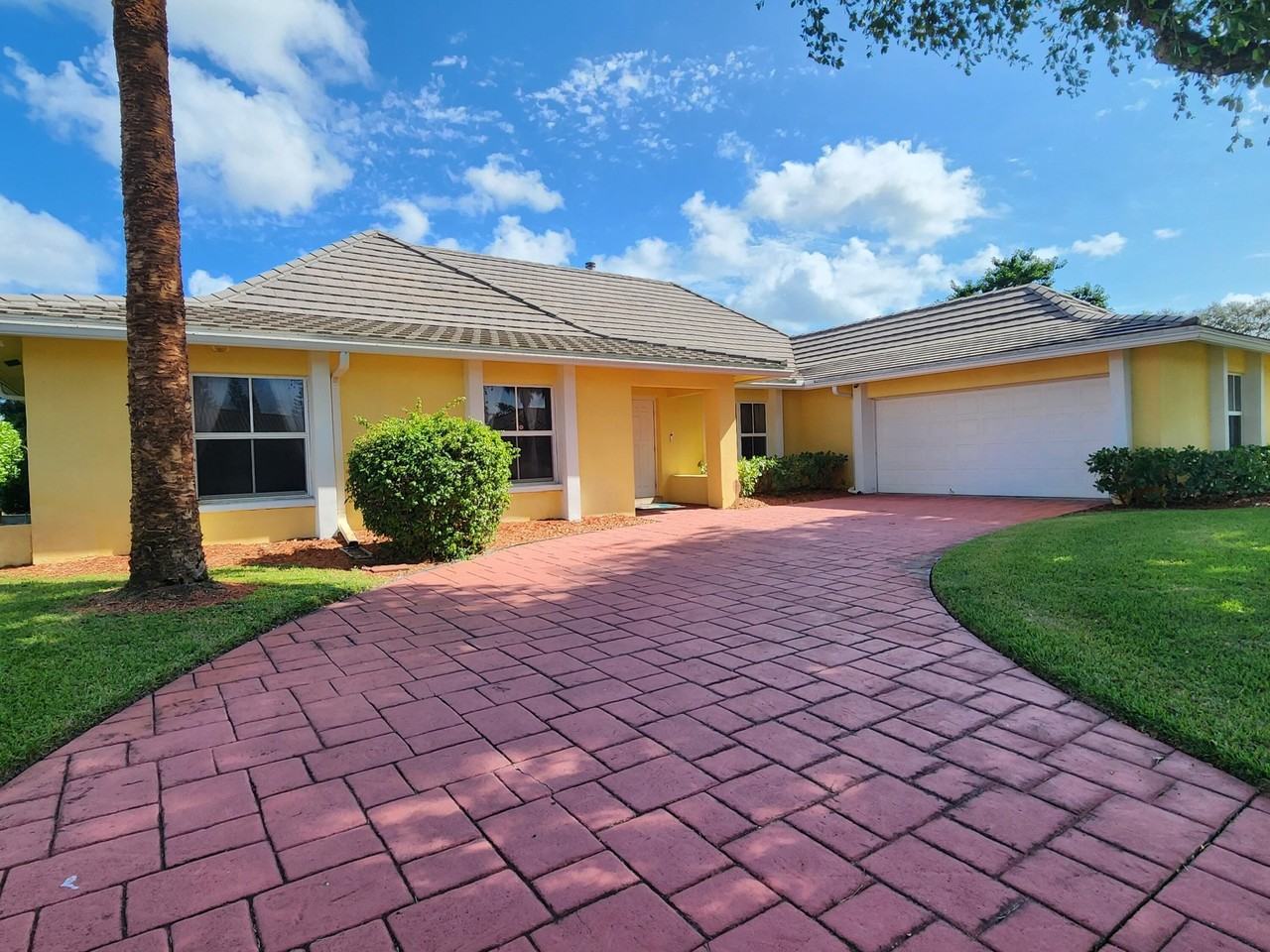 2099 Greenview Cove Drive - Photo 6 of 45