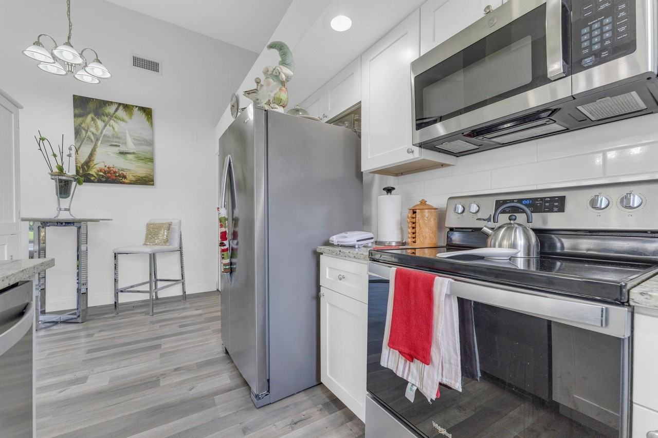 11120 Sangria Ct - Photo 7 of 34