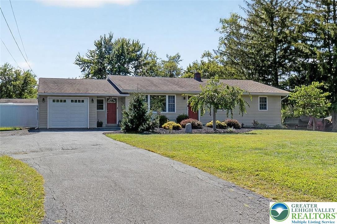 1066 Doylestown Pike - Photo 2 of 47