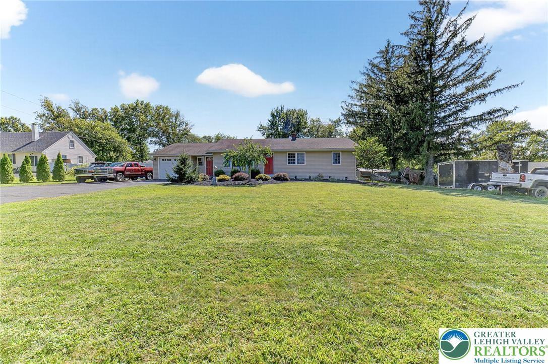 1066 Doylestown Pike - Photo 3 of 47