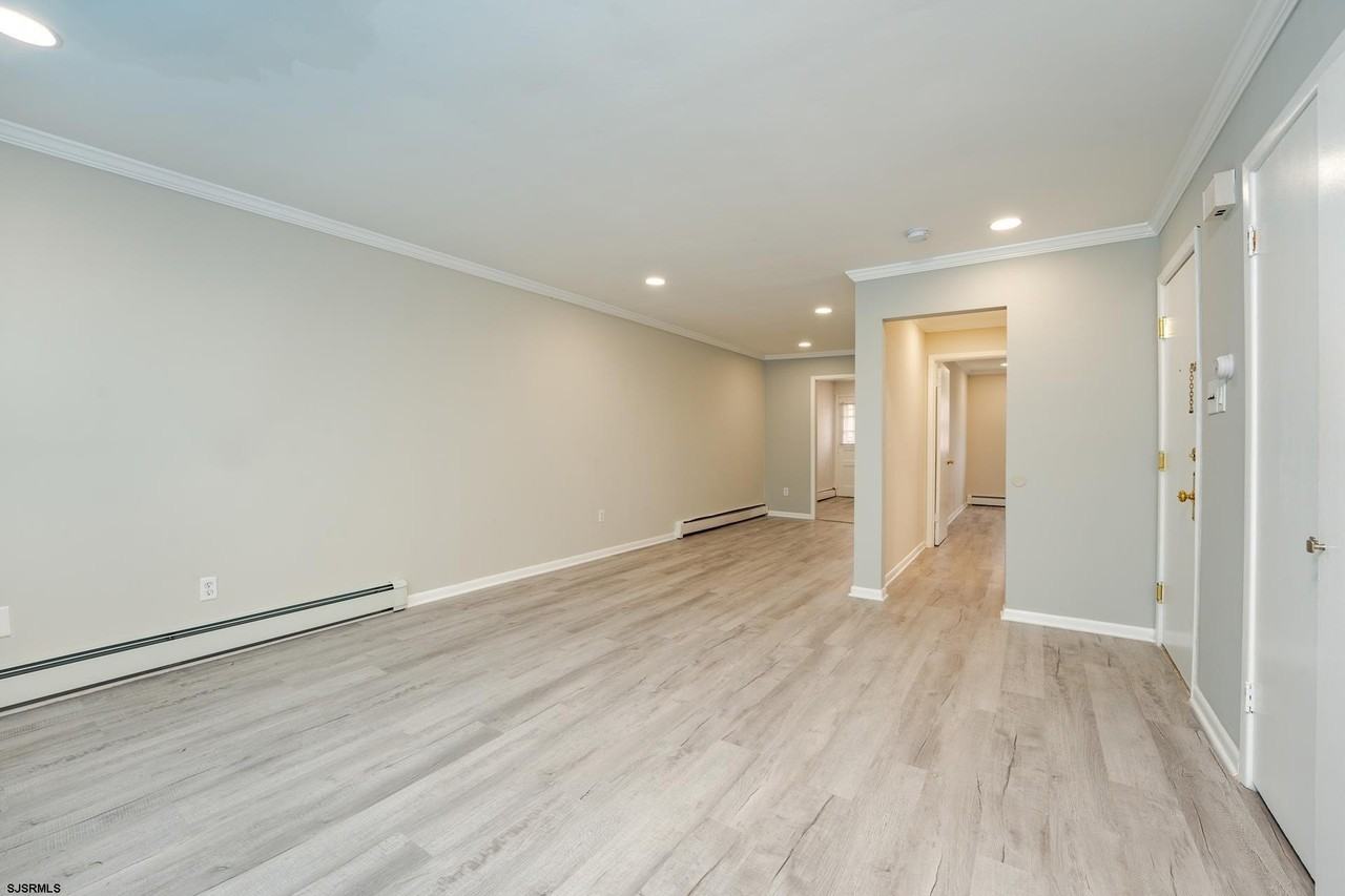 703 Oxford Avenue - Photo 6 of 26