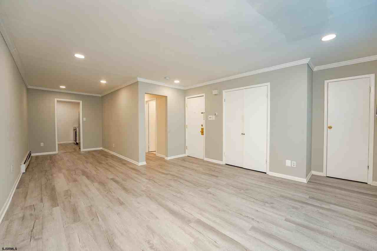 703 Oxford Avenue - Photo 7 of 26