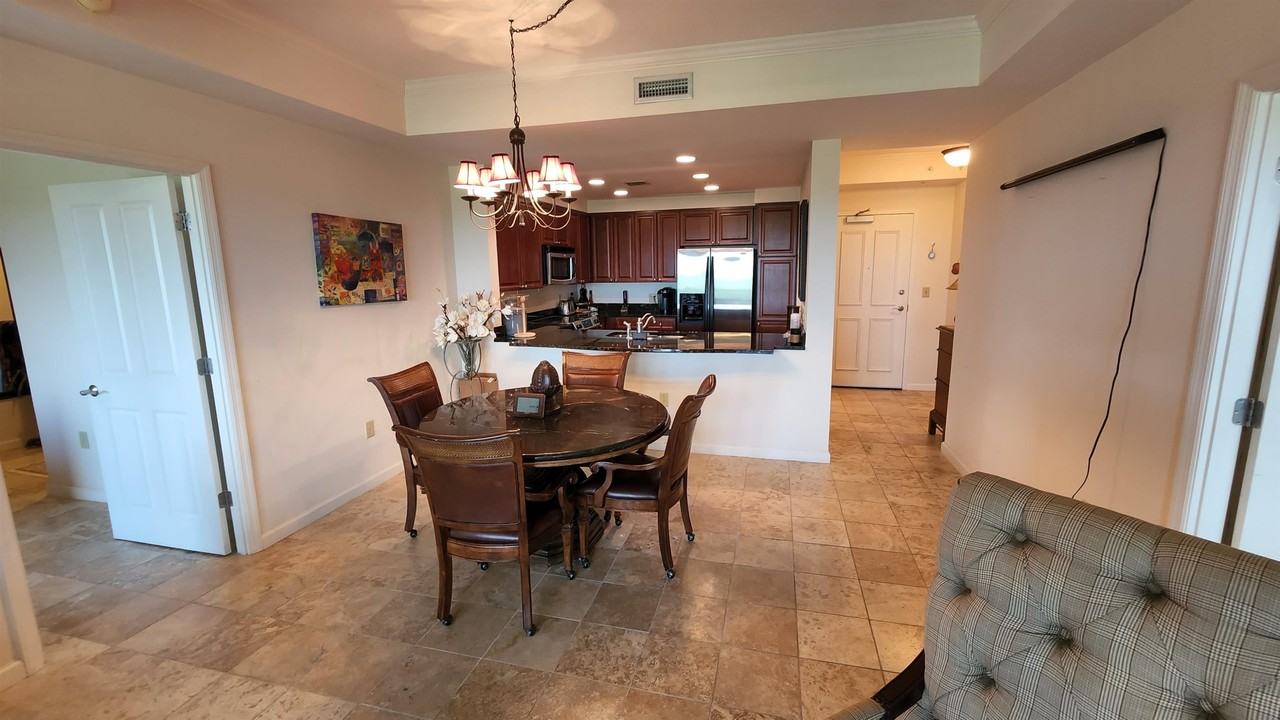 121 N Monroe St - Photo 5 of 35