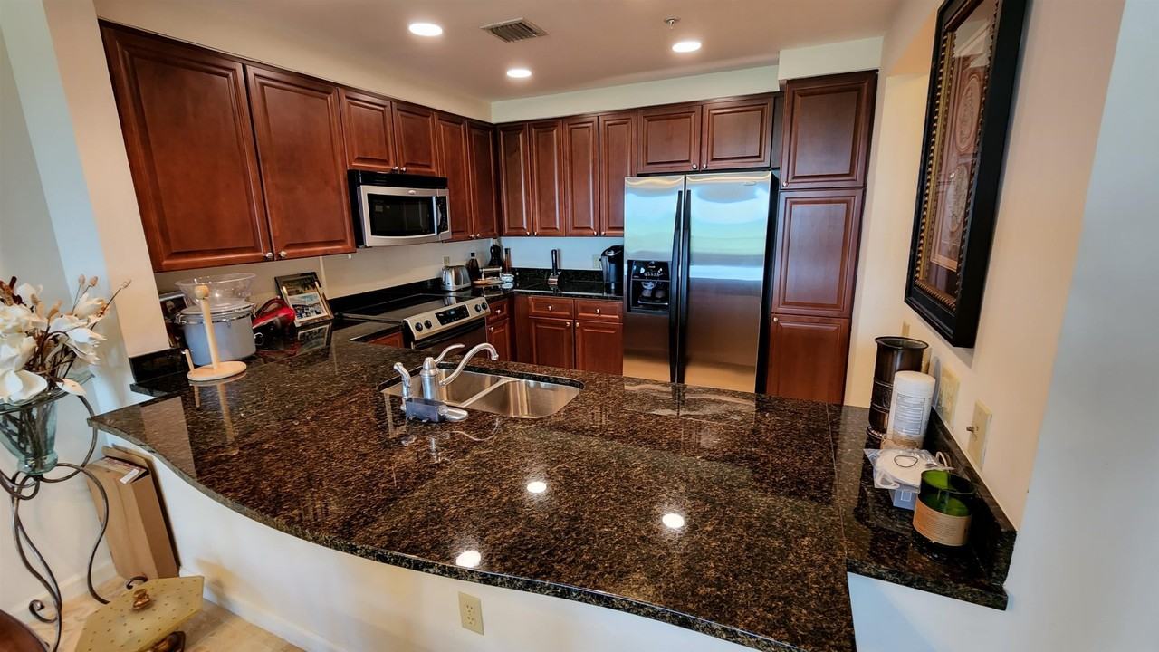 121 N Monroe St - Photo 7 of 35