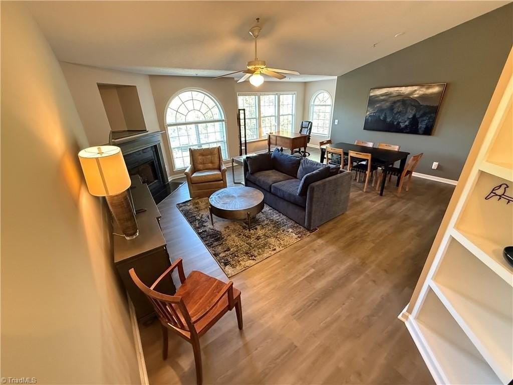 434 Scholastic Ct - Photo 4 of 16