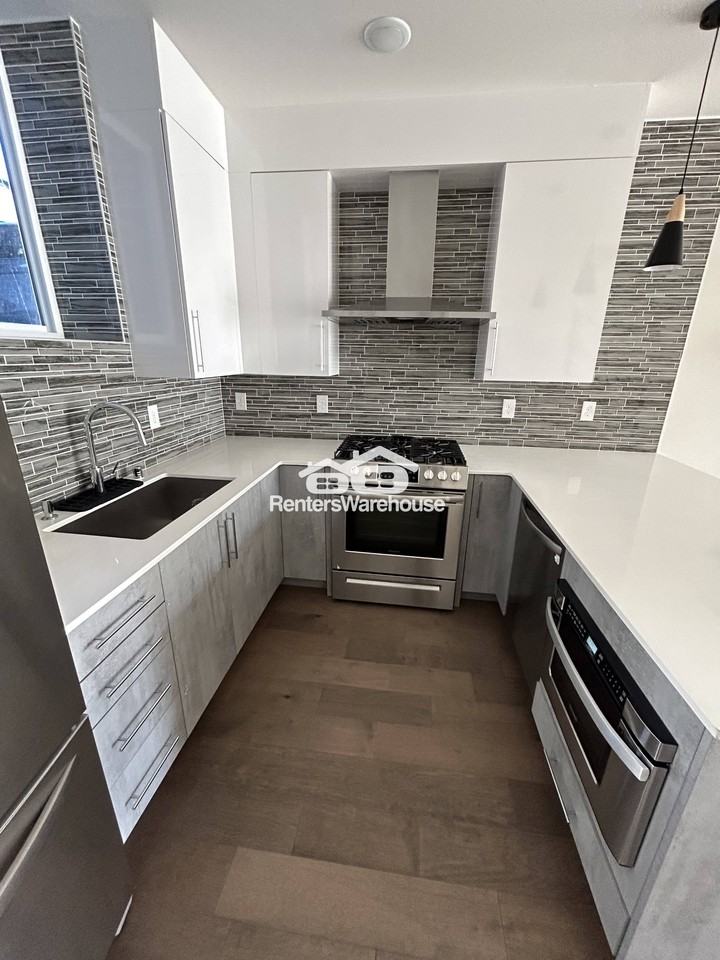 802 29th Ave S - Photo 3 of 19