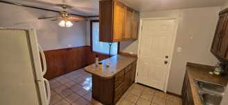 9814 S Oglesby Ave - Photo 1 of 1