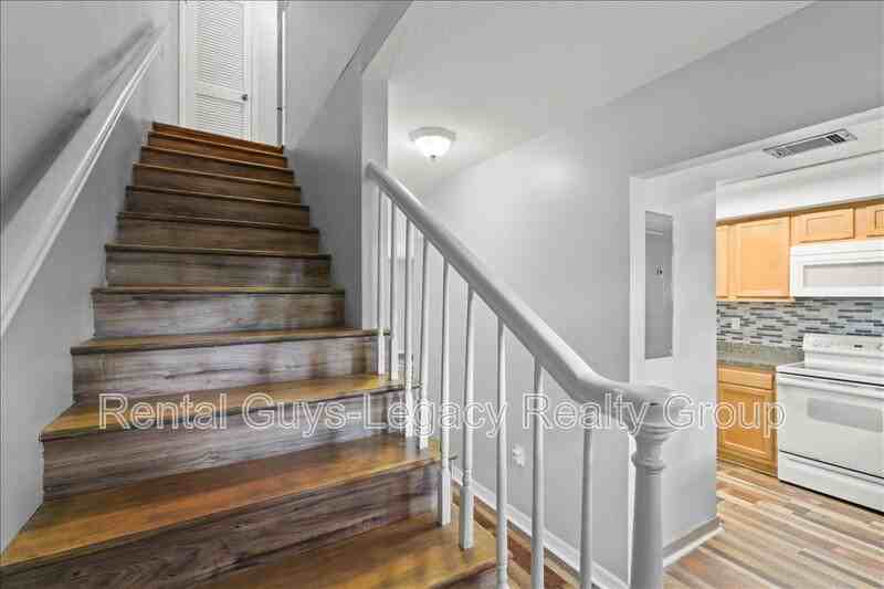 11406 Bedford Oaks Dr - Photo 3 of 29