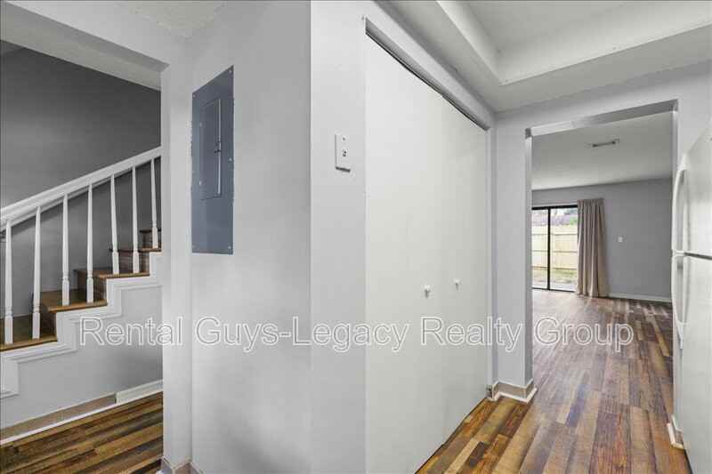 11406 Bedford Oaks Dr - Photo 4 of 29