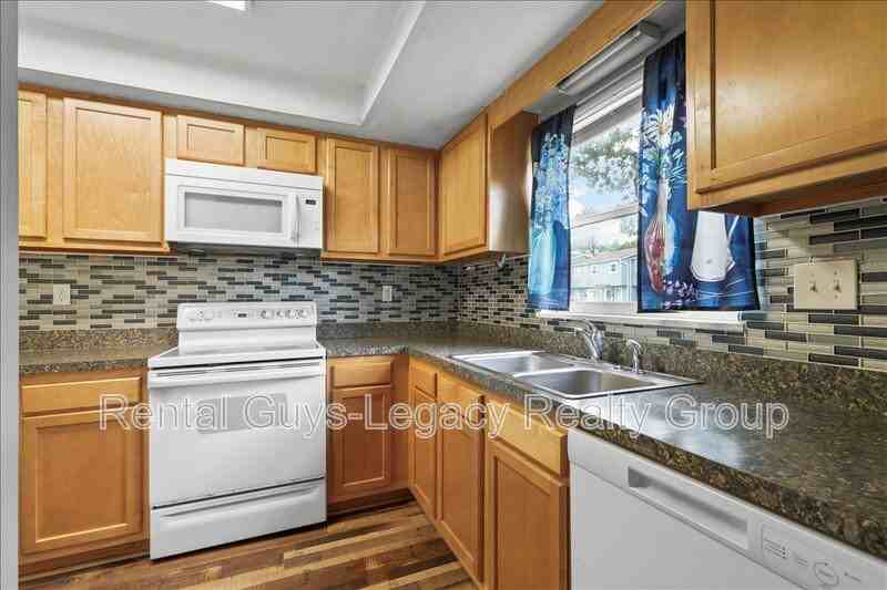 11406 Bedford Oaks Dr - Photo 6 of 29