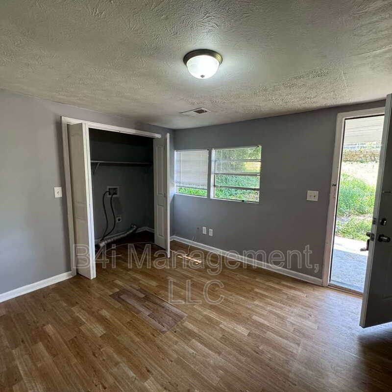 3175 Washington Rd - Photo 4 of 11