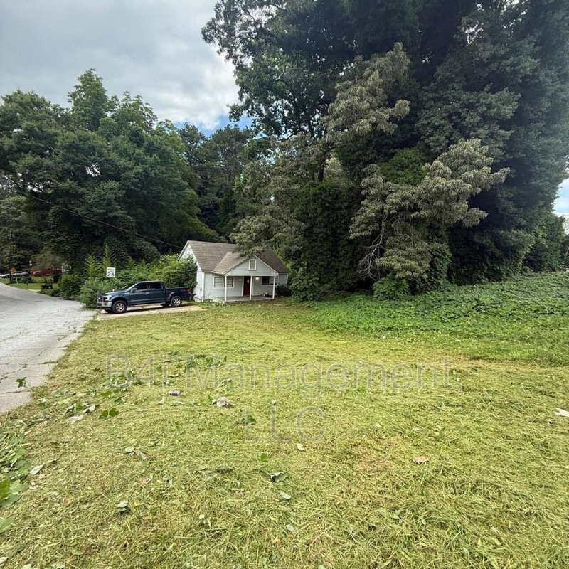 3175 Washington Rd - Photo 2 of 11