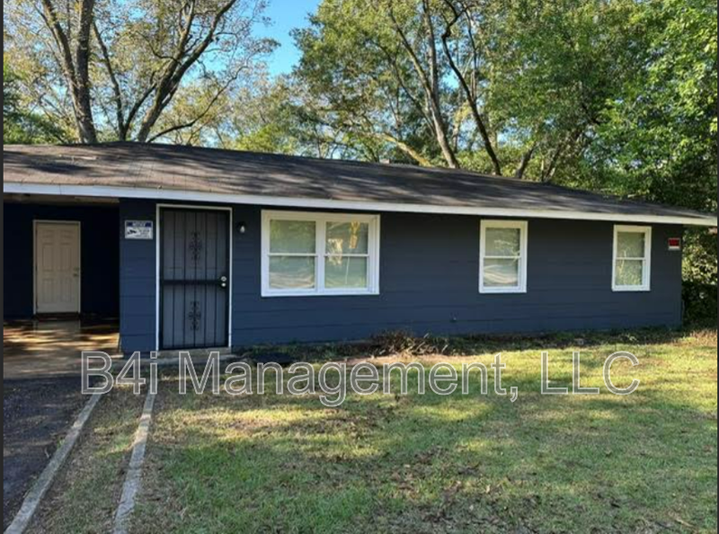 2460 Brevard Dr - Photo 4 of 4