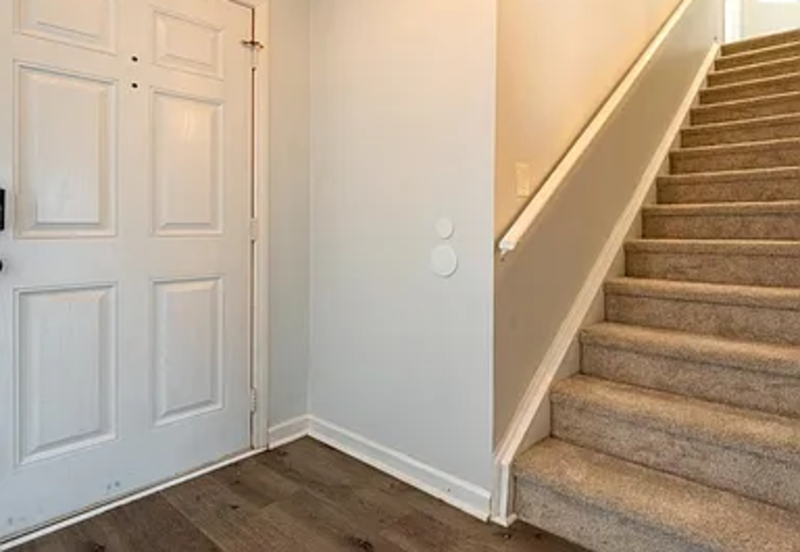 112 Edgecliff Way - Photo 2 of 21