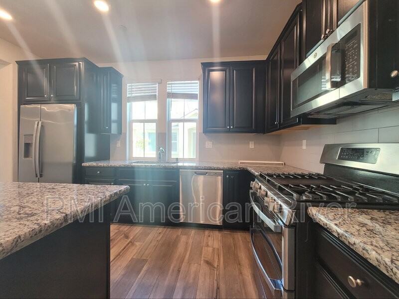 6025 Dragon Hawk Pl - Photo 7 of 24