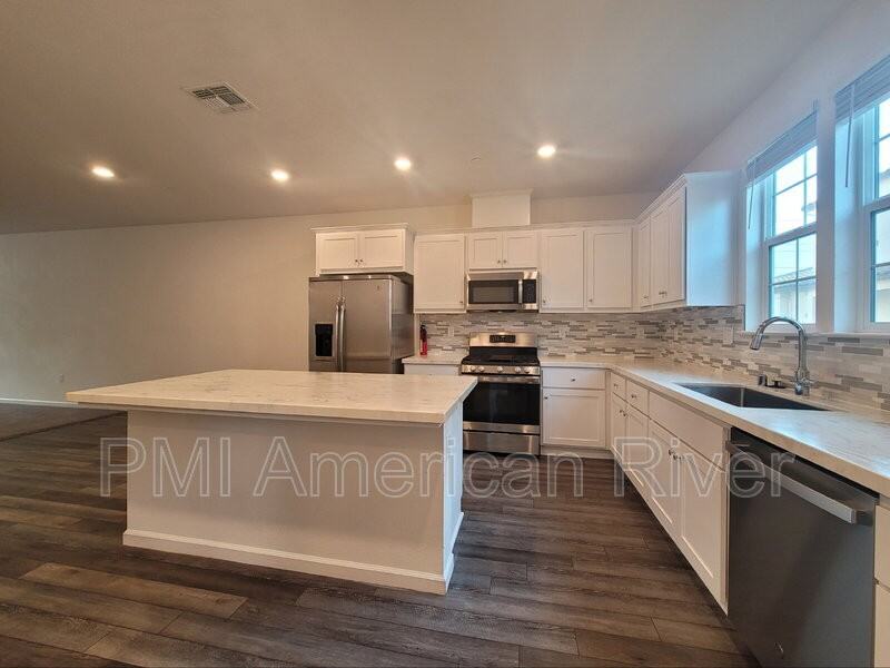 4371 Garonne Walk - Photo 5 of 26
