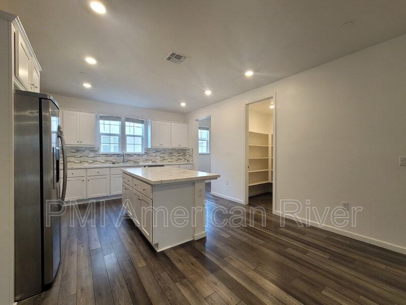 4371 Garonne Walk - Photo 6 of 26