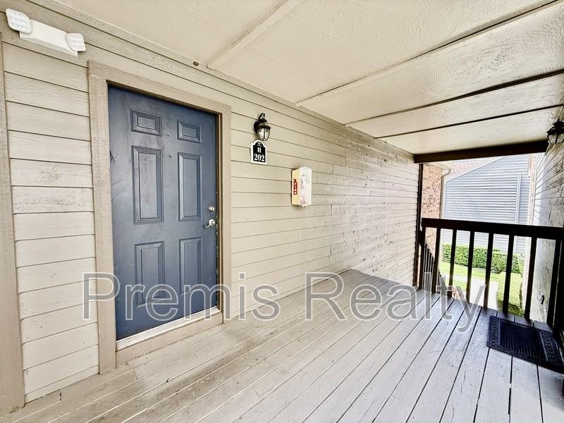 2500 Winding Creek Blvd Apt H202 - Photo 2 of 31