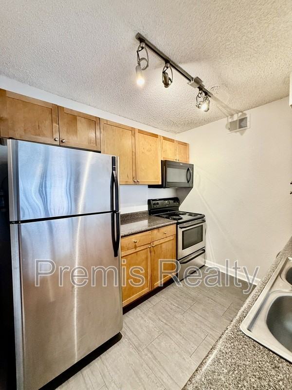 2500 Winding Creek Blvd Apt H202 - Photo 4 of 31