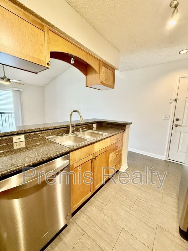 2500 Winding Creek Blvd Apt H202 - Photo 5 of 31