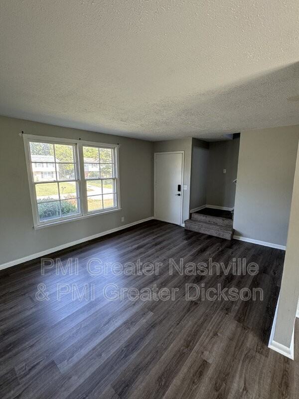 735 Mcpherson Dr - Photo 5 of 13